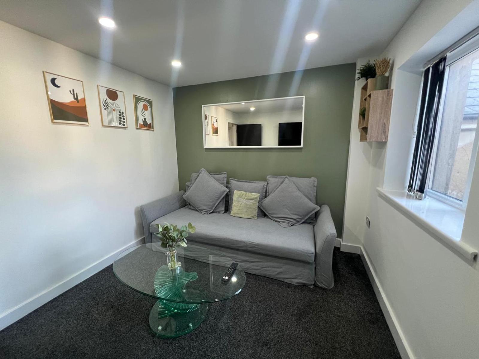 City Centre Location! For Business And Leisure! 5/6 Guests Cardiff Dış mekan fotoğraf